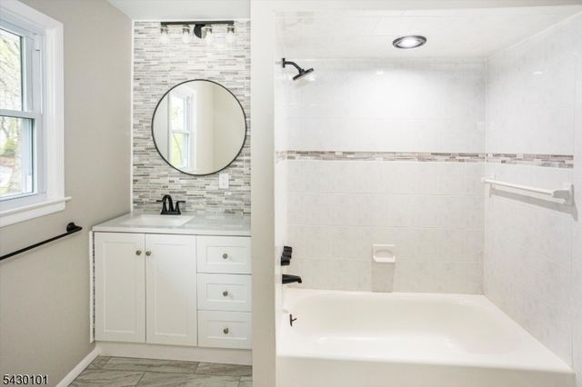 636 Bensel Dr, Mount Arlington Boro, NJ 07850