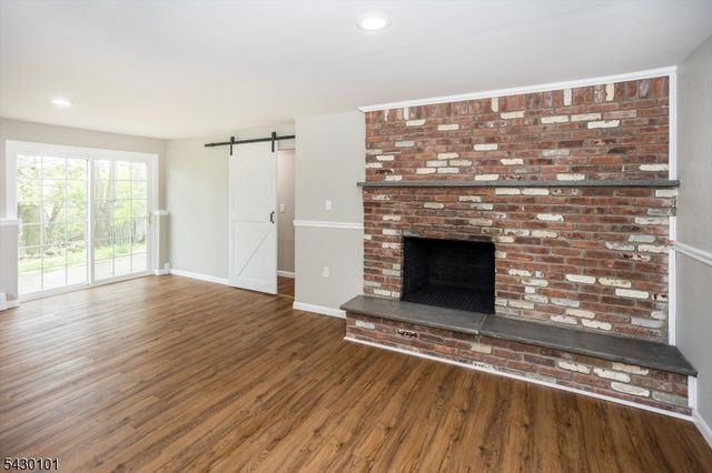636 Bensel Dr, Mount Arlington Boro, NJ 07850