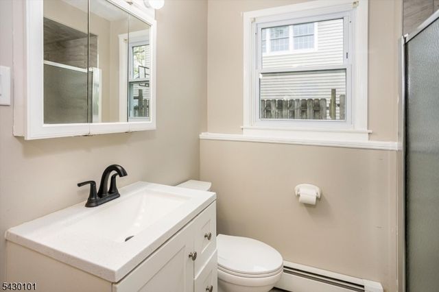 636 Bensel Dr, Mount Arlington Boro, NJ 07850
