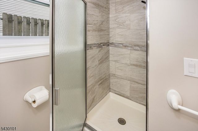 636 Bensel Dr, Mount Arlington Boro, NJ 07850