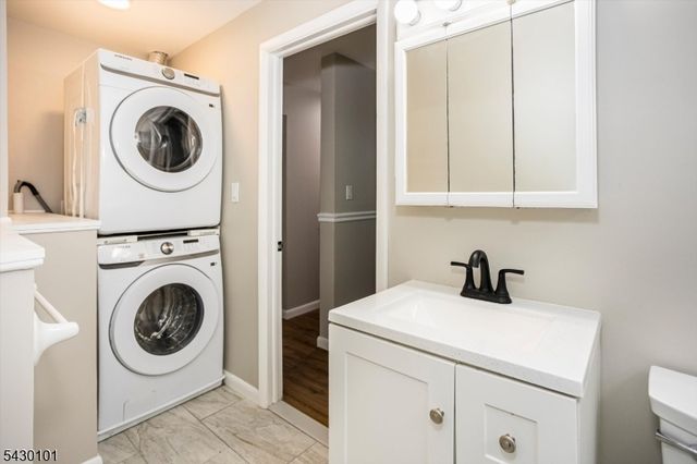 636 Bensel Dr, Mount Arlington Boro, NJ 07850