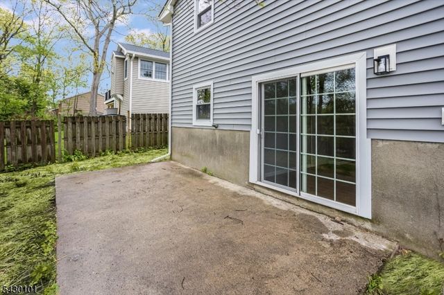 636 Bensel Dr, Mount Arlington Boro, NJ 07850