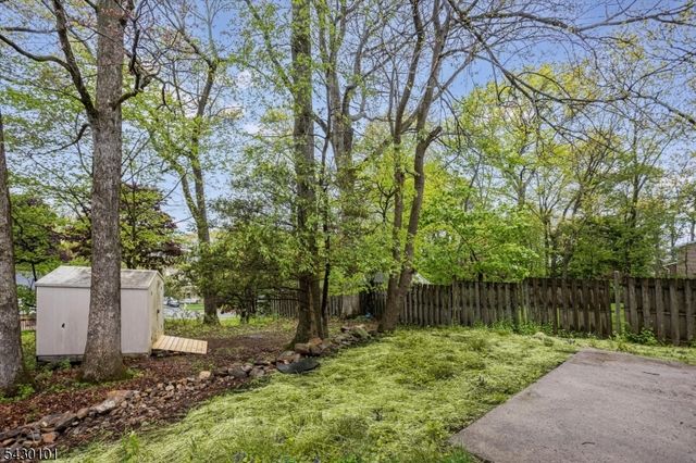 636 Bensel Dr, Mount Arlington Boro, NJ 07850