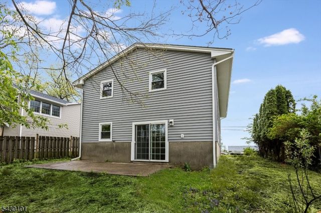 636 Bensel Dr, Mount Arlington Boro, NJ 07850