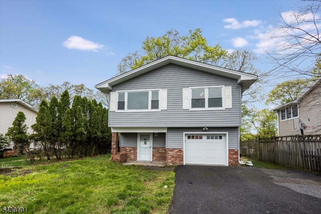 636 Bensel Dr, Mount Arlington Boro, NJ 07850