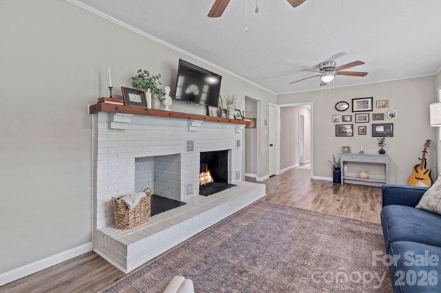 3968 Hollywood Ridge Road, Lenoir, NC 28645