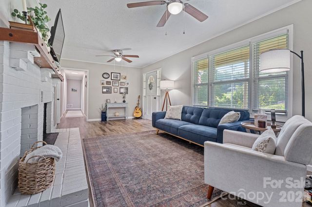 3968 Hollywood Ridge Road, Lenoir, NC 28645