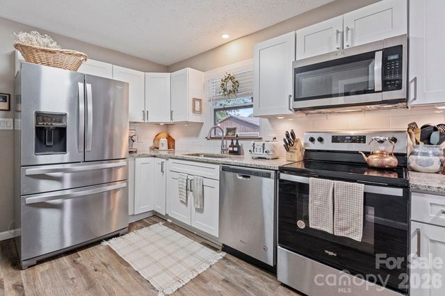 3968 Hollywood Ridge Road, Lenoir, NC 28645