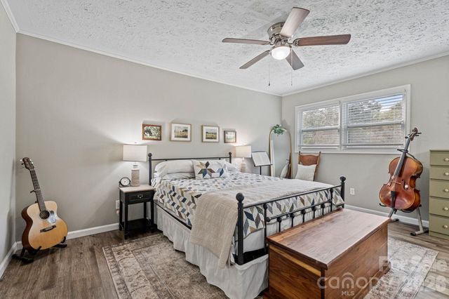 3968 Hollywood Ridge Road, Lenoir, NC 28645