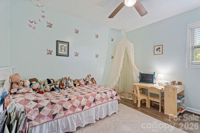 3968 Hollywood Ridge Road, Lenoir, NC 28645