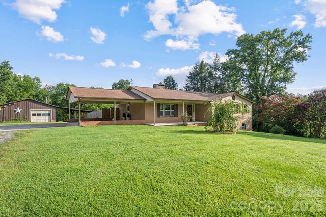 3968 Hollywood Ridge Road, Lenoir, NC 28645