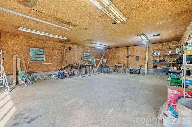 3968 Hollywood Ridge Road, Lenoir, NC 28645
