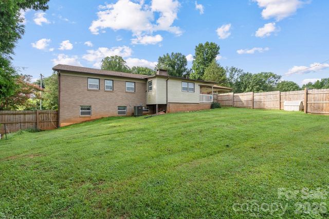 3968 Hollywood Ridge Road, Lenoir, NC 28645