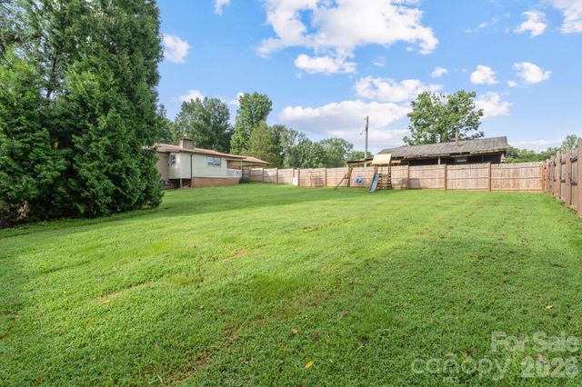 3968 Hollywood Ridge Road, Lenoir, NC 28645