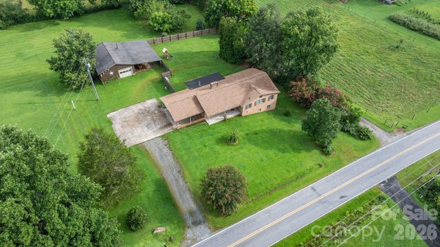 3968 Hollywood Ridge Road, Lenoir, NC 28645