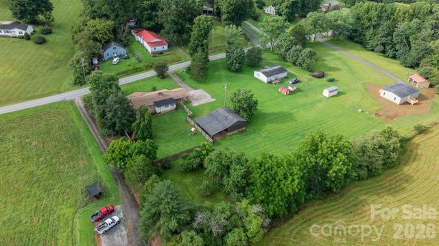 3968 Hollywood Ridge Road, Lenoir, NC 28645