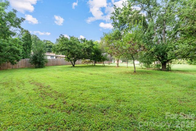 3968 Hollywood Ridge Road, Lenoir, NC 28645