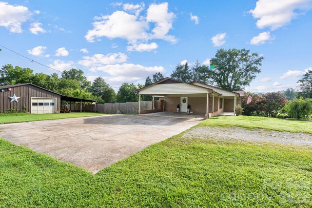 3968 Hollywood Ridge Road, Lenoir, NC 28645