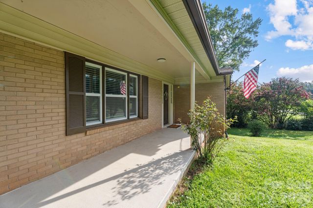 3968 Hollywood Ridge Road, Lenoir, NC 28645