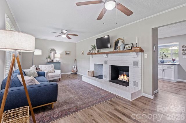 3968 Hollywood Ridge Road, Lenoir, NC 28645