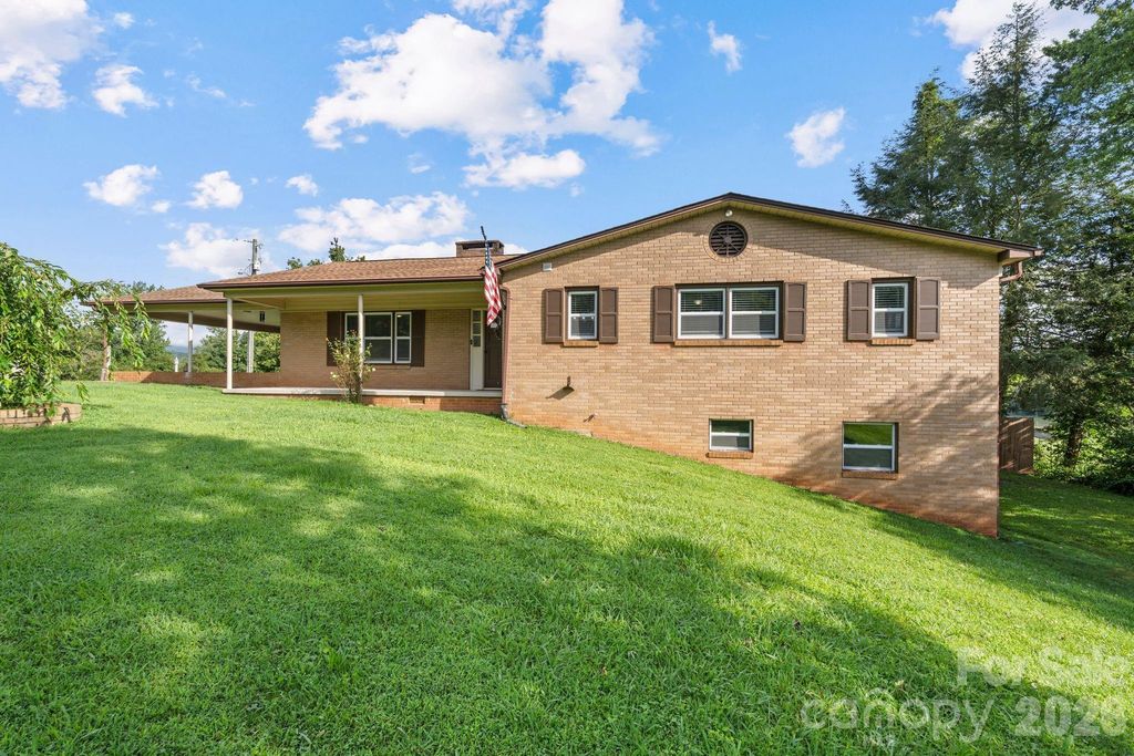 3968 Hollywood Ridge Road, Lenoir, NC 28645