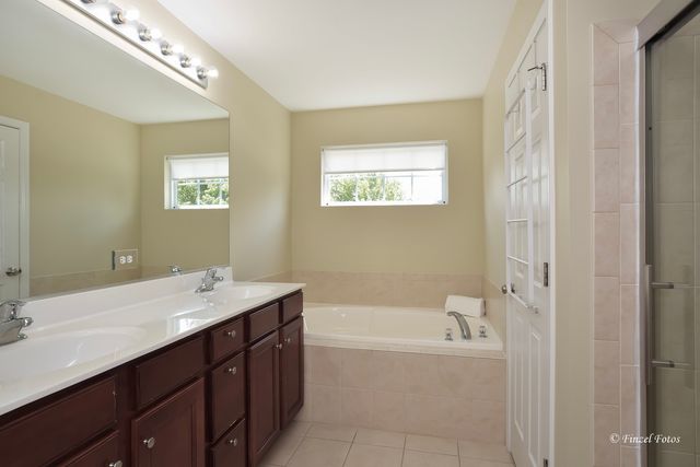 3283 Pinewood Drive, Yorkville, IL 60560