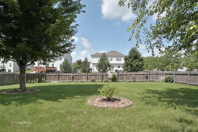 3283 Pinewood Drive, Yorkville, IL 60560