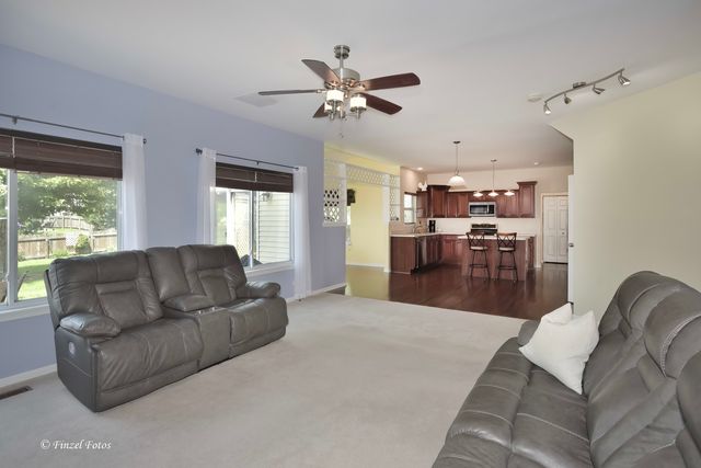 3283 Pinewood Drive, Yorkville, IL 60560