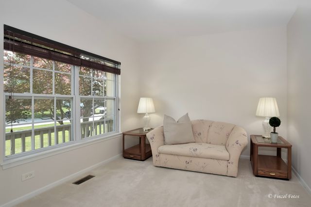 3283 Pinewood Drive, Yorkville, IL 60560