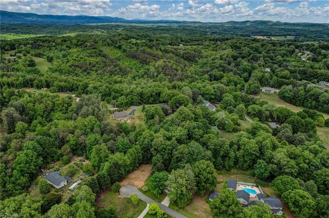 150 Pine Knoll Drive, Mount Airy, NC 27030