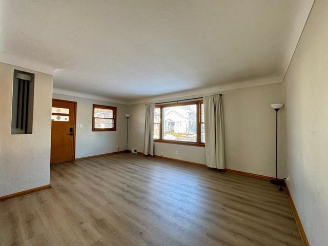 2072 Mohawk Avenue, Saint Paul, MN 55119