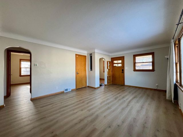 2072 Mohawk Avenue, Saint Paul, MN 55119