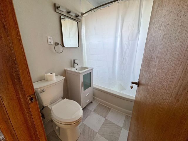 2072 Mohawk Avenue, Saint Paul, MN 55119