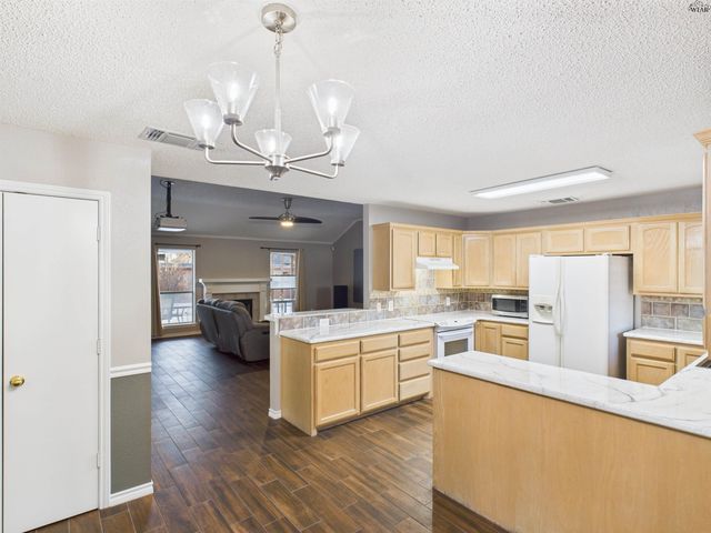 5303 PEPPERBUSH DRIVE, Wichita Falls, TX 76310