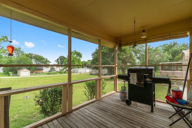 21 Clearview Street, Point Blank, TX 77364