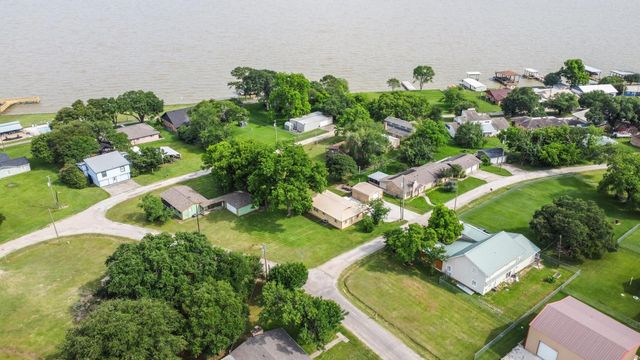 21 Clearview Street, Point Blank, TX 77364