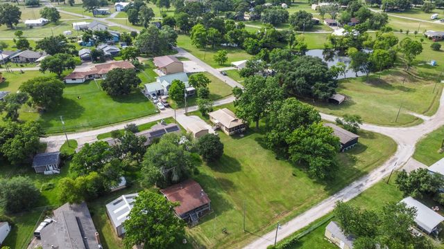 21 Clearview Street, Point Blank, TX 77364