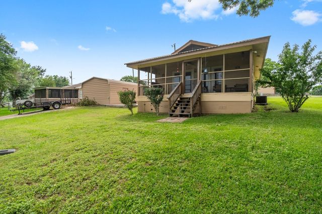 21 Clearview Street, Point Blank, TX 77364