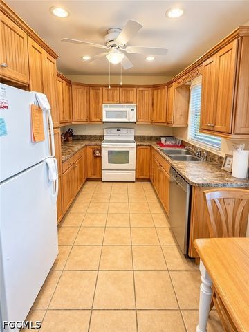 6844 Sandtrap DR 4, Fort Myers, FL 33919