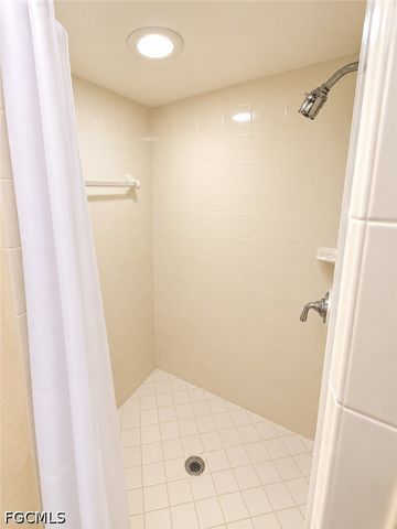 6844 Sandtrap DR 4, Fort Myers, FL 33919