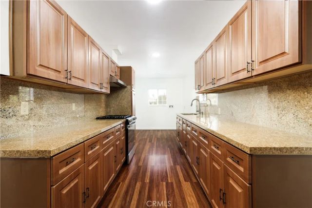 13951 Terra Bella Street, Los Angeles, CA 91331
