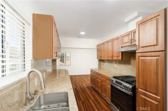 13951 Terra Bella Street, Los Angeles, CA 91331