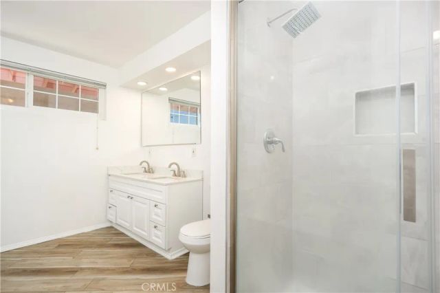 13951 Terra Bella Street, Los Angeles, CA 91331