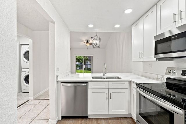 5005 BORDEAUX VILLAGE PLACE 202, Tampa, FL 33617