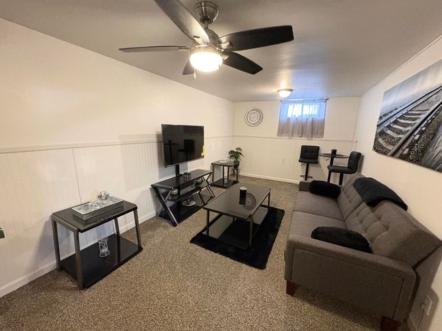 3401 S Deerfield Avenue, Lansing City, MI 48911