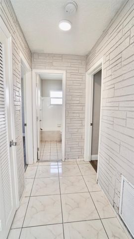 5908 NW 81st Avenue, Tamarac, FL 33321