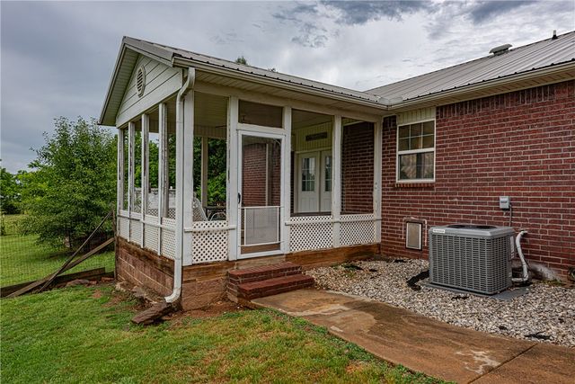 11579 Ranchwood Road, Prairie Grove, AR 72753