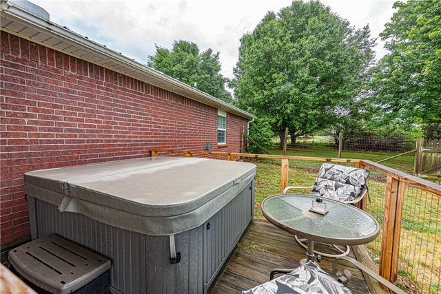 11579 Ranchwood Road, Prairie Grove, AR 72753