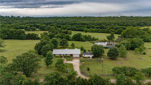11579 Ranchwood Road, Prairie Grove, AR 72753