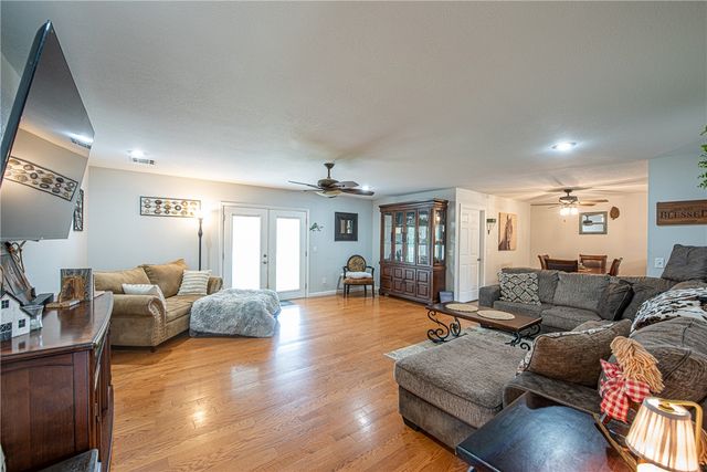 11579 Ranchwood Road, Prairie Grove, AR 72753